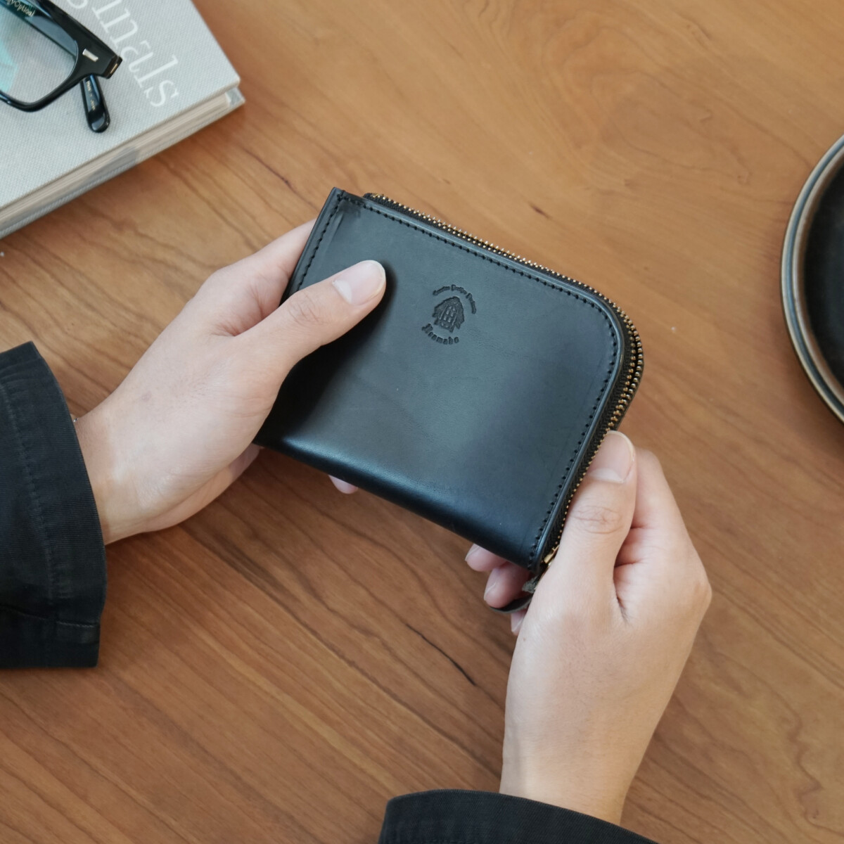 SUNNEI スンネイ レザー ストラップ ウォレット クロコ型押し 美品 □極美品□ MIDO クロコダイル型押しレザー ラウンドファスナー