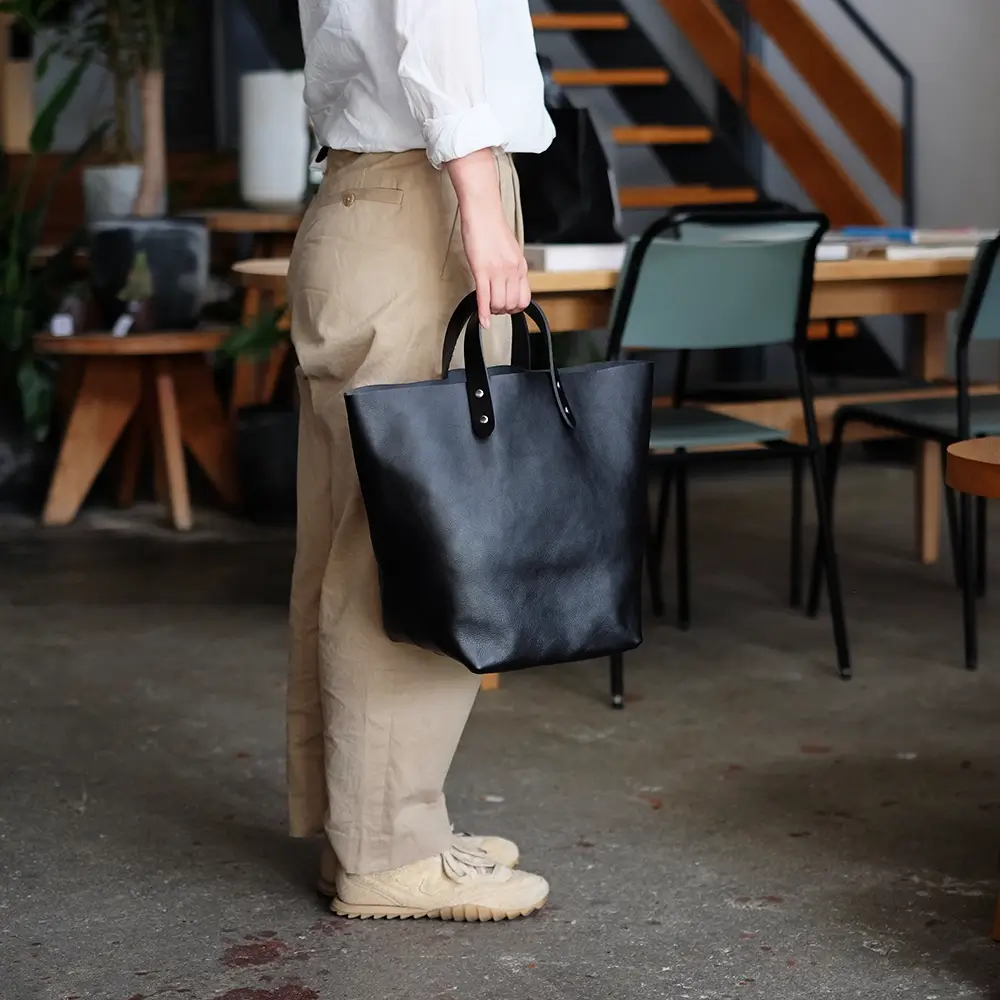 DELIVERY TOTE SHRINK LEATHER｜TEMBEA｜インテリア雑貨のオンライン